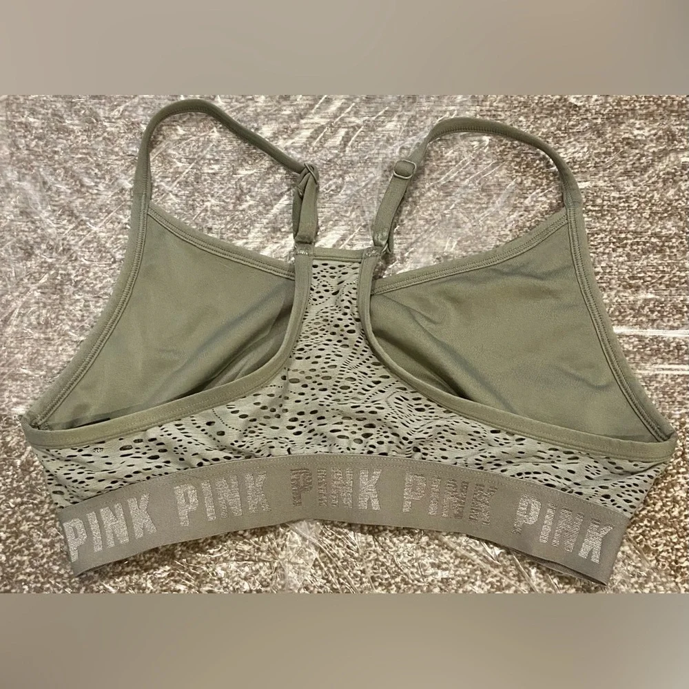 VICTORIAS SECRET PINK ULTIMATE LIGHTLY LINED SPORTS BRA!  Olive - Medium